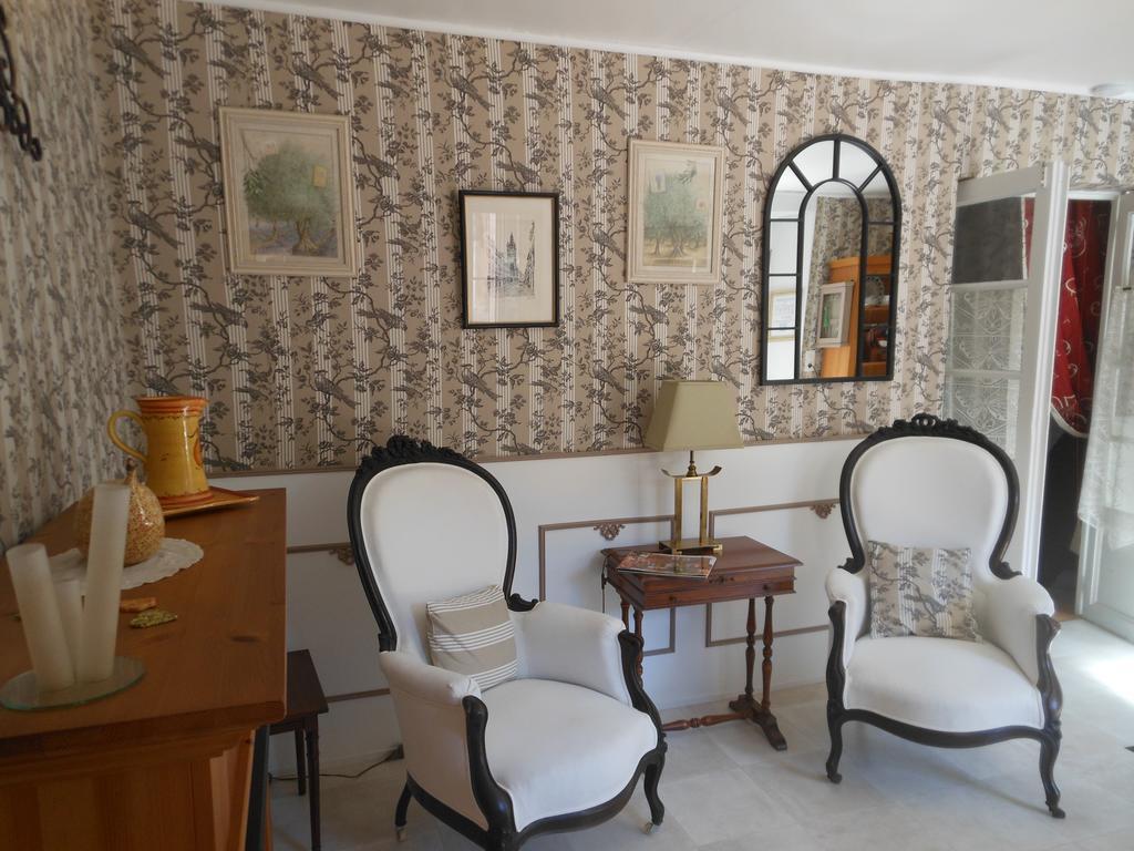 Les Passiflores Roussillon  Exterior photo